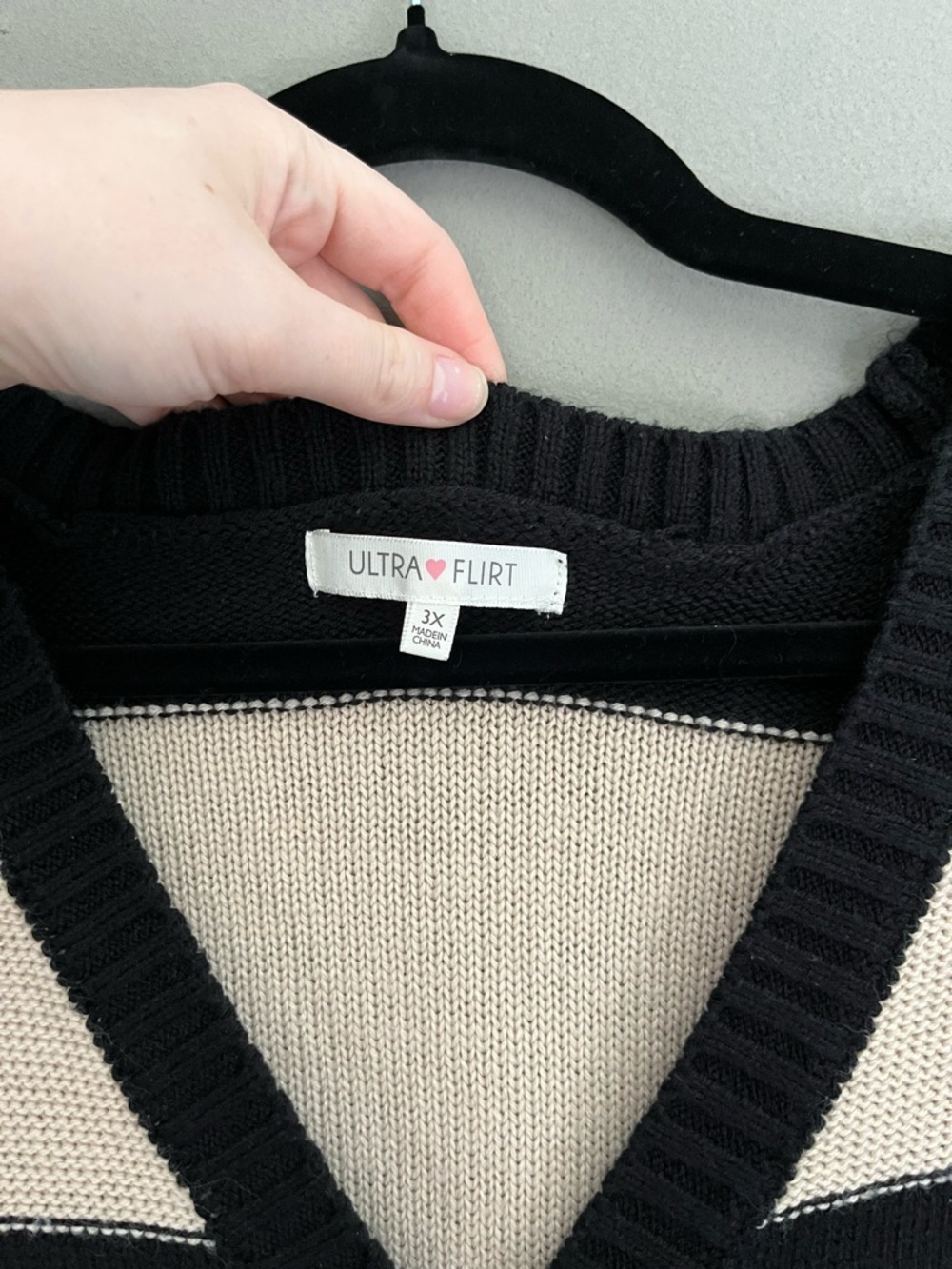 Black and Cream Checkered V-Neck Button Cardigan Sweater Long Sleeves 3X Preppy - Picture 4 of 7